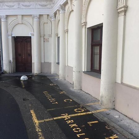 Hostel Goencoelhaz Vác Exteriér fotografie