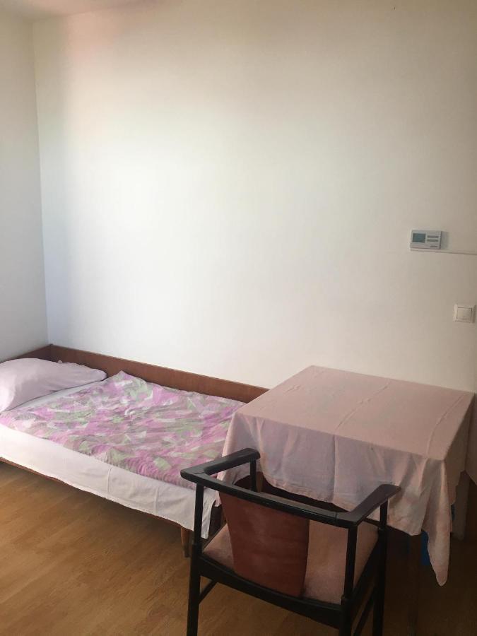 Hostel Goencoelhaz Vác Exteriér fotografie