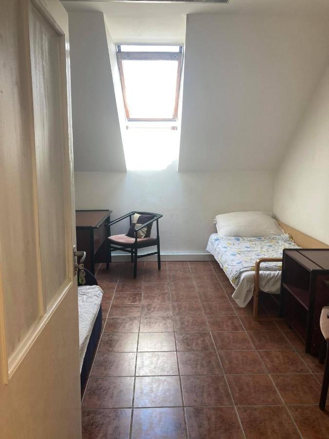 Hostel Goencoelhaz Vác Exteriér fotografie