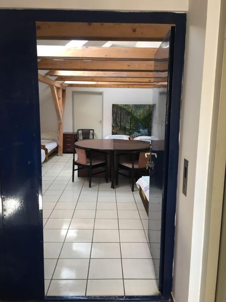Hostel Goencoelhaz Vác Exteriér fotografie